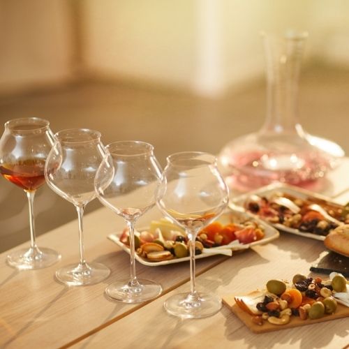 Wine tasting with Greek wines and gourmet appetizers – GW The Greek Wine Routes, authentic wine and food pairing experiences in Greece.