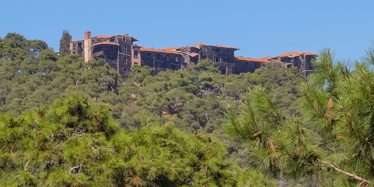 Μοιραζόμαστε μαζί σας κάθε μας βήμα